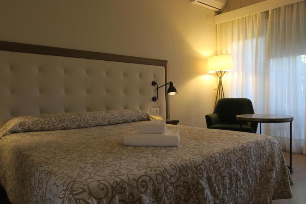 Hotel Playa Canet Канет-де-Беренгер Экстерьер фото